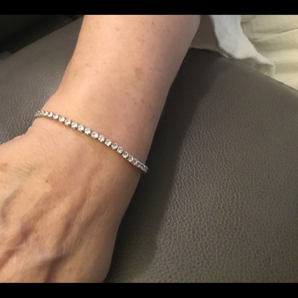 Swarovski crystal tennis bracelet!! - Picture 3 of 4